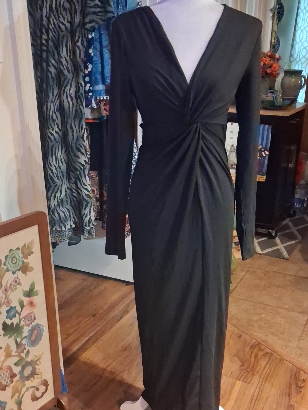 A Classic Black Twist-Front Stretch Jersey Gown Long Sleeve Dress Size S
